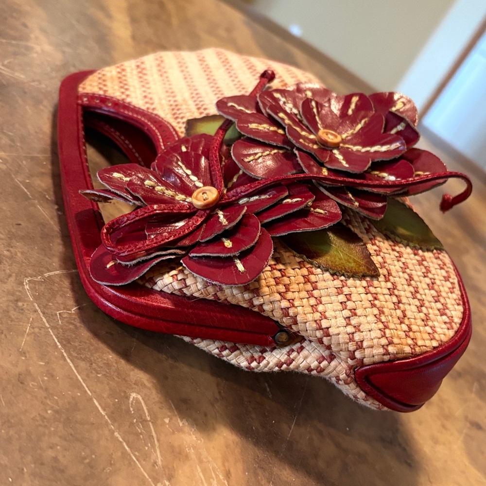Isabella Fiore Dark Red Leather Floral & Woven Pattern Clutch Handbag - Picture 14 of 14